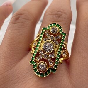 Elegant Gold and Green Statement Ring